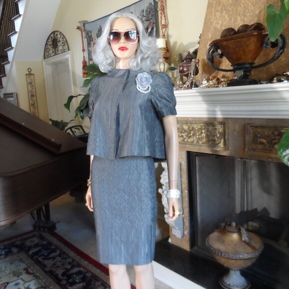 New Moschino CheapandChic Dark Gray Textured Silk Skirt Suit w/Back Bow Size 6 - Picture 2 of 16